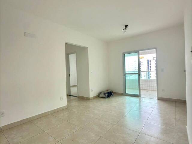 #428 - Apartamento para Venda em Praia Grande - SP