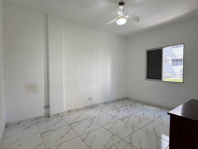 #451 - Apartamento para Venda em Praia Grande - SP