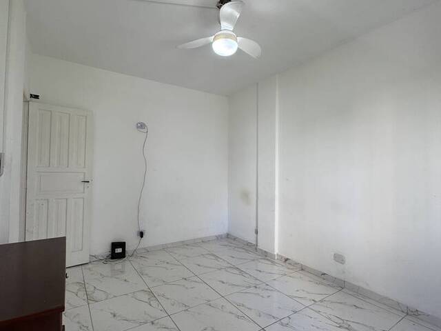 #451 - Apartamento para Venda em Praia Grande - SP