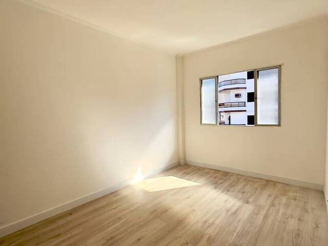 #589 - Apartamento para Venda em Praia Grande - SP